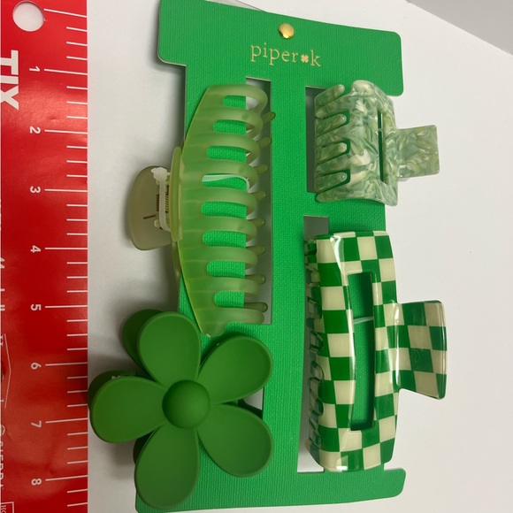NWT ⚜️☘️⚜️ Piper K set of 4 hair claw clips St. Patrick’s Day - Picture 7 of 14